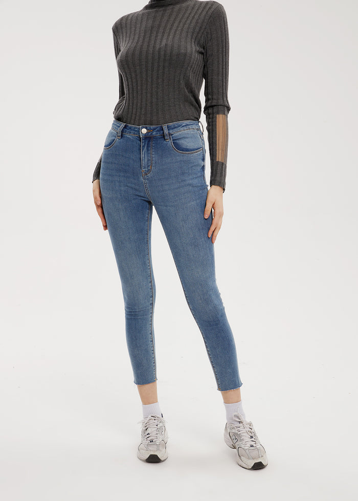 Women's Petite Mid Rise Brushed Basic Skinny Jeans