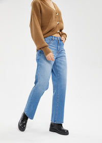 Women's Mid Rise Straight Jeans