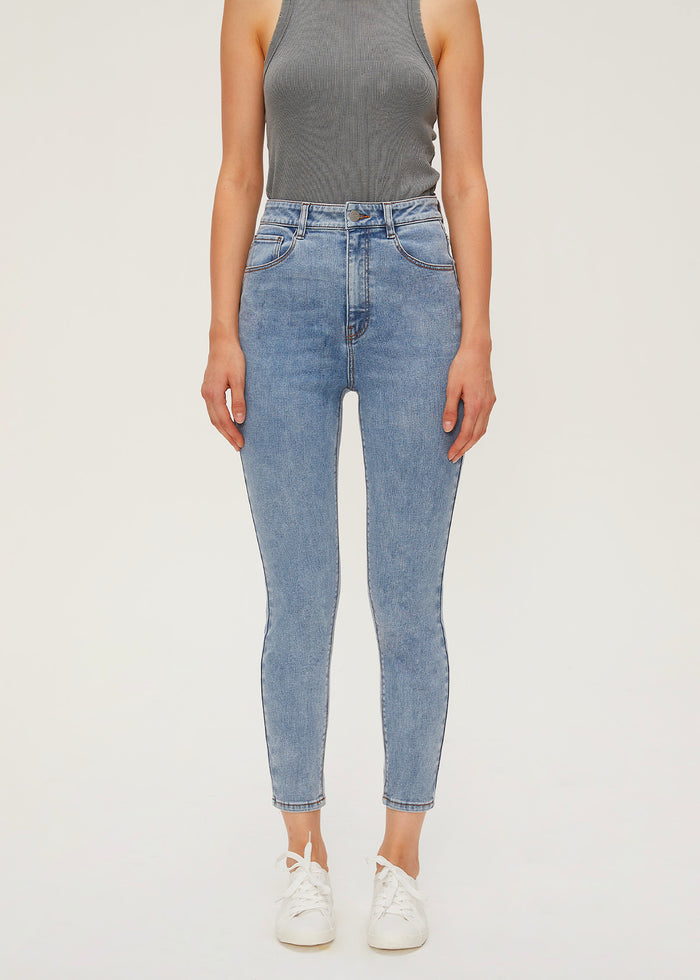 Women's Basic Skinny Jeans