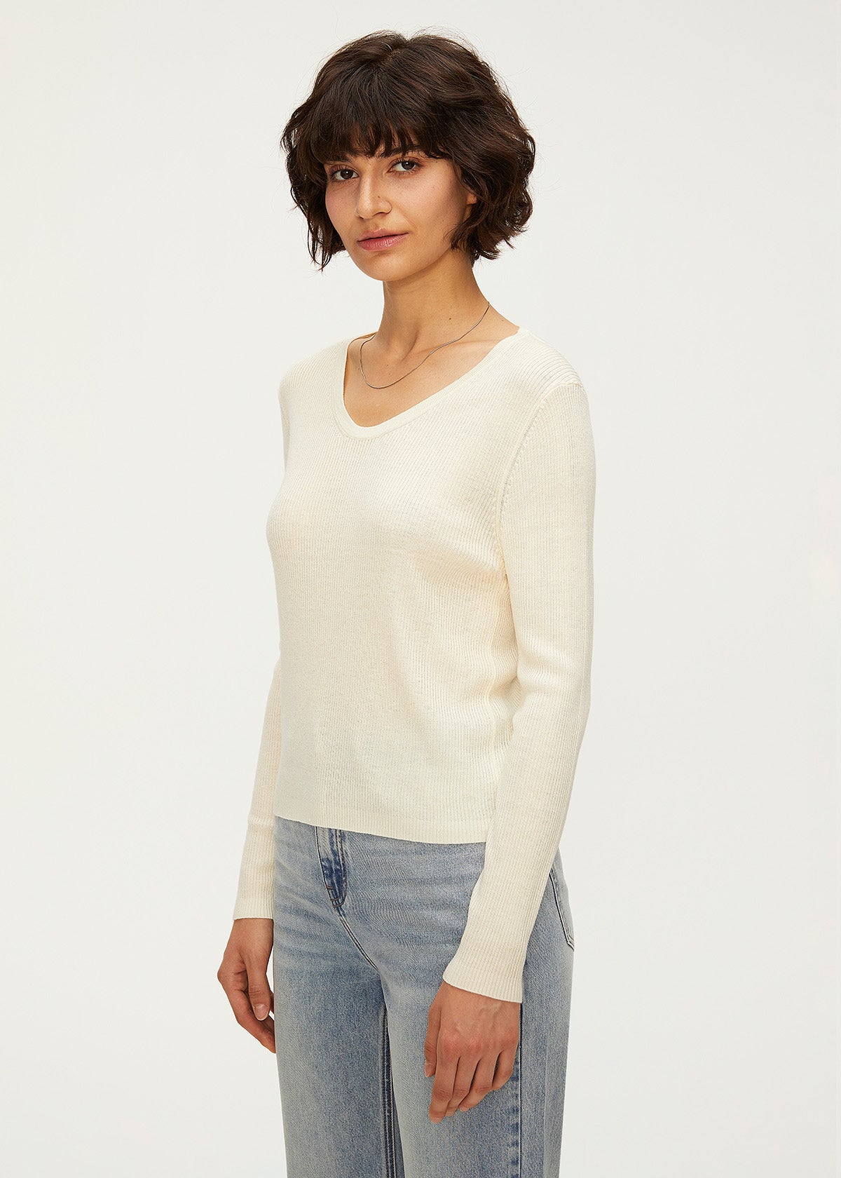 Women's U-Neck Wool Knitwear